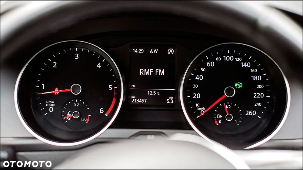 Volkswagen Passat - 21