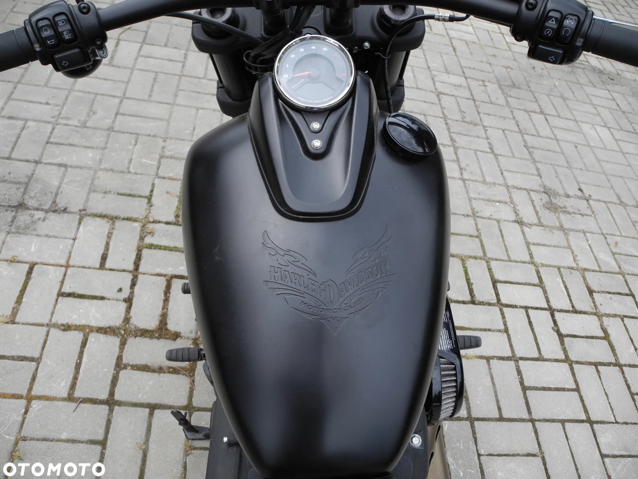 Harley-Davidson Softail Fat Bob - 12