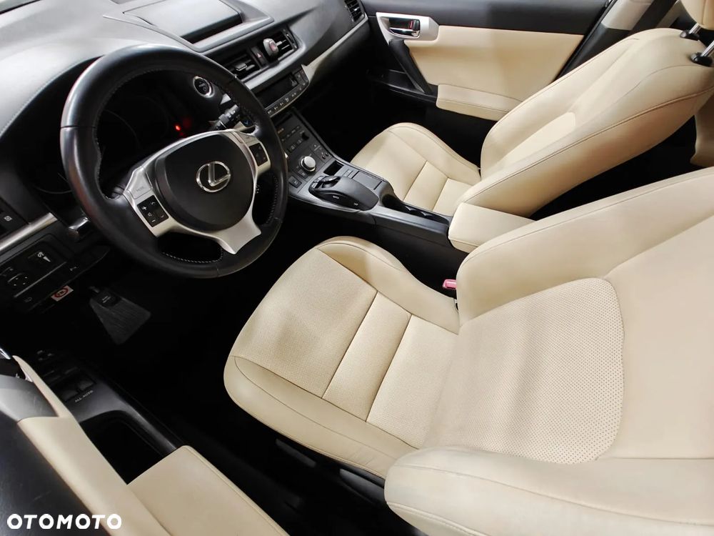 Lexus CT 200h Dynamic Line - 11