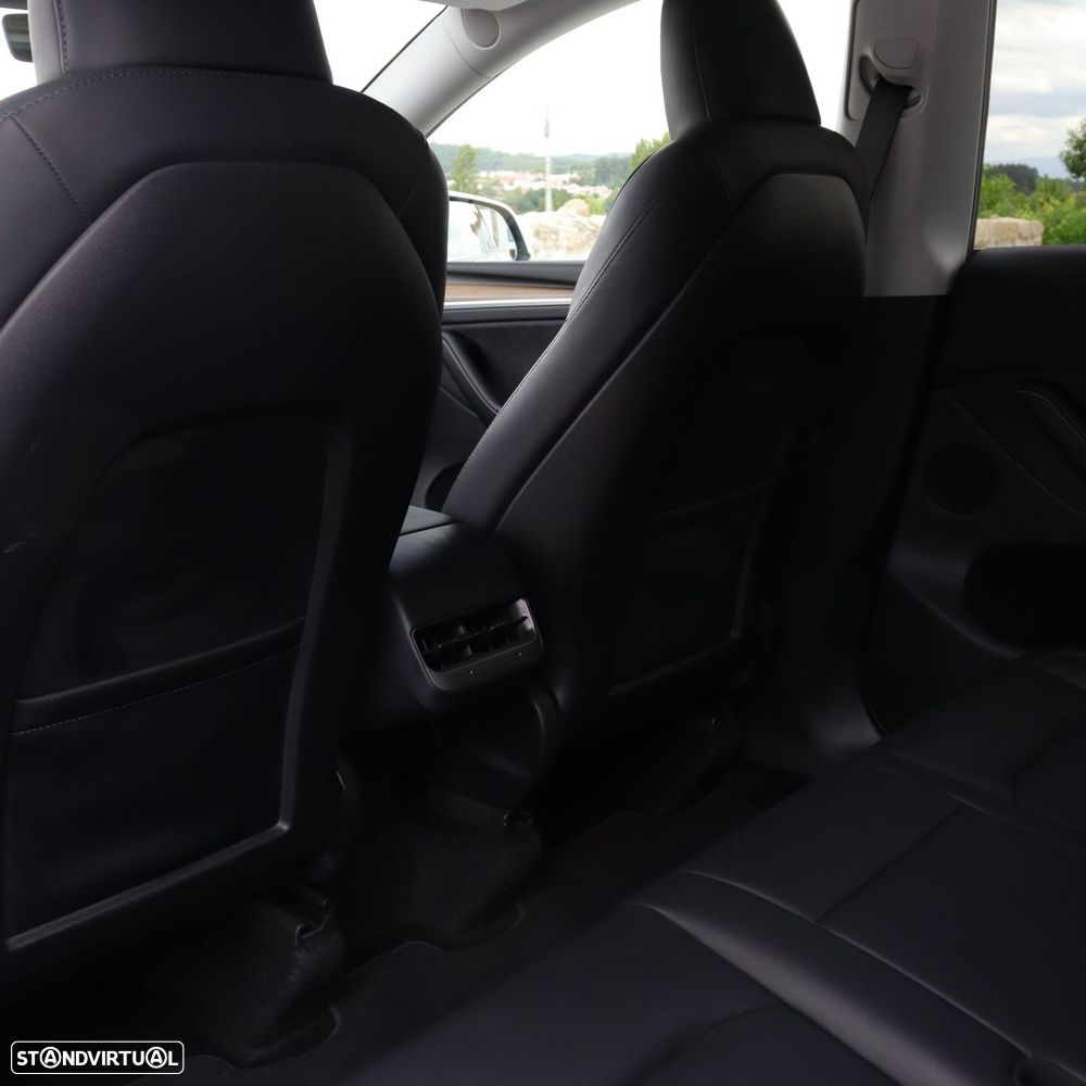 Tesla Model Y Long Range Dual Motor AWD - 24
