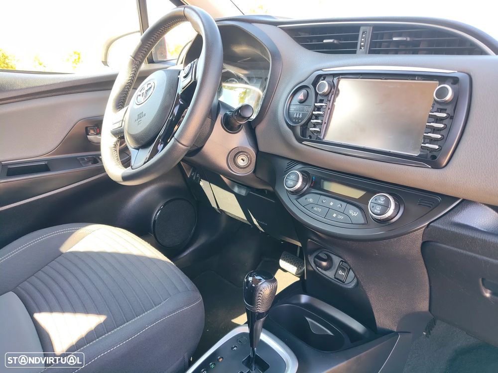 Toyota Yaris 1.5 HSD GR Sport - 16