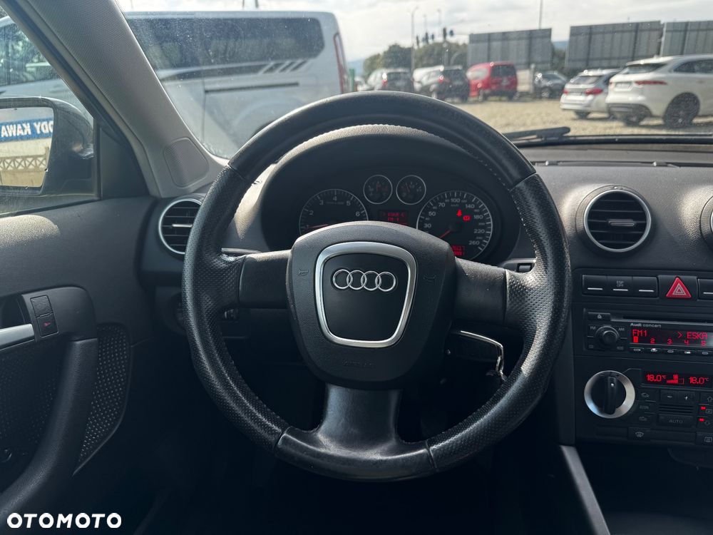 Audi A3 Sportback 1.6 Ambiente - 14