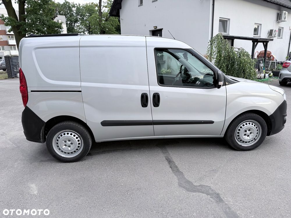 Opel COMBO - 33