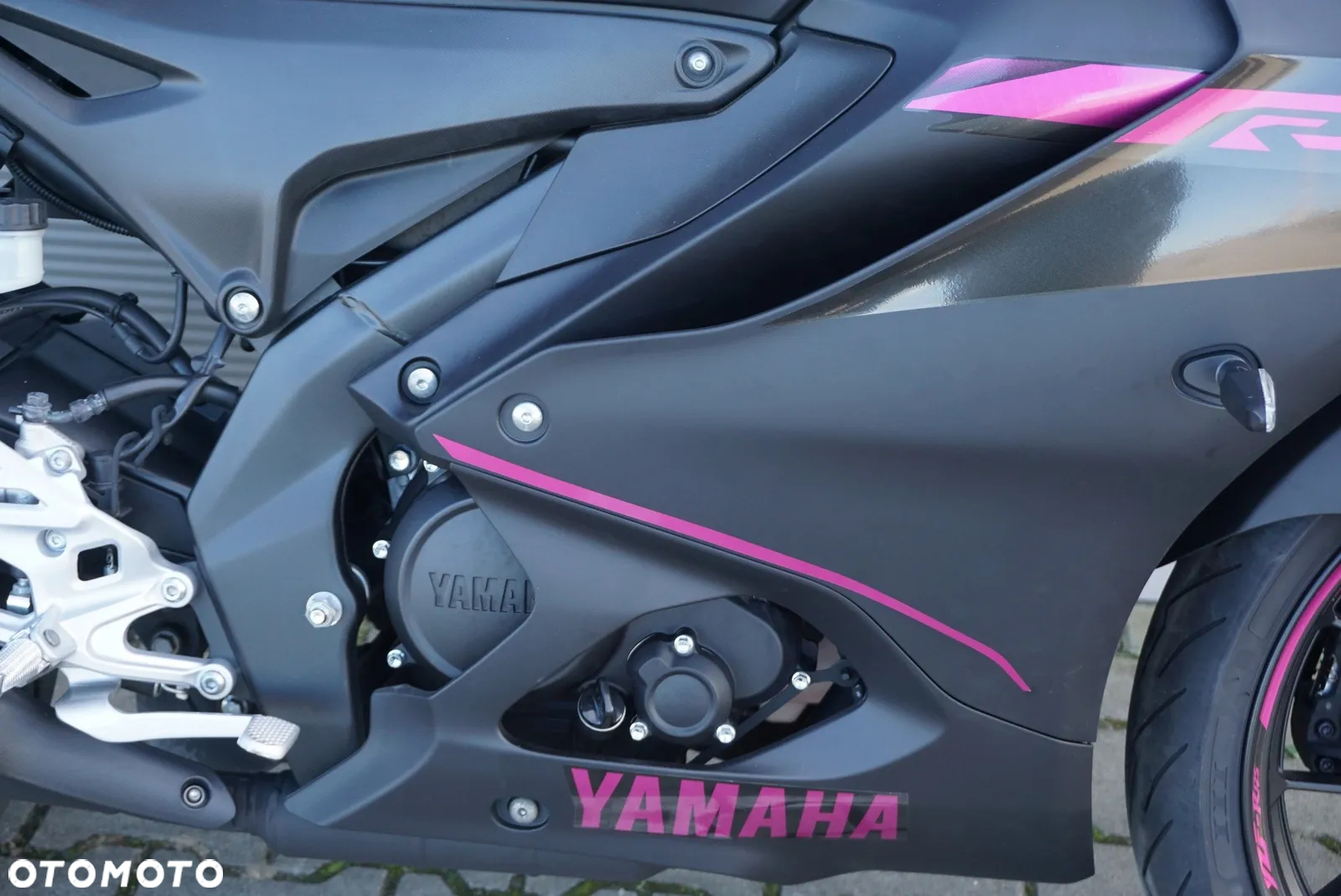 Yamaha YZF - 8