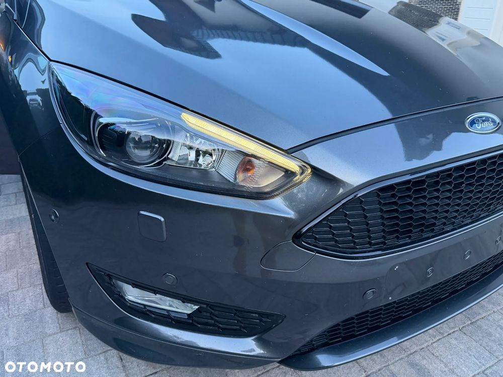 Ford Focus 1.5 EcoBoost ST-Line - 13