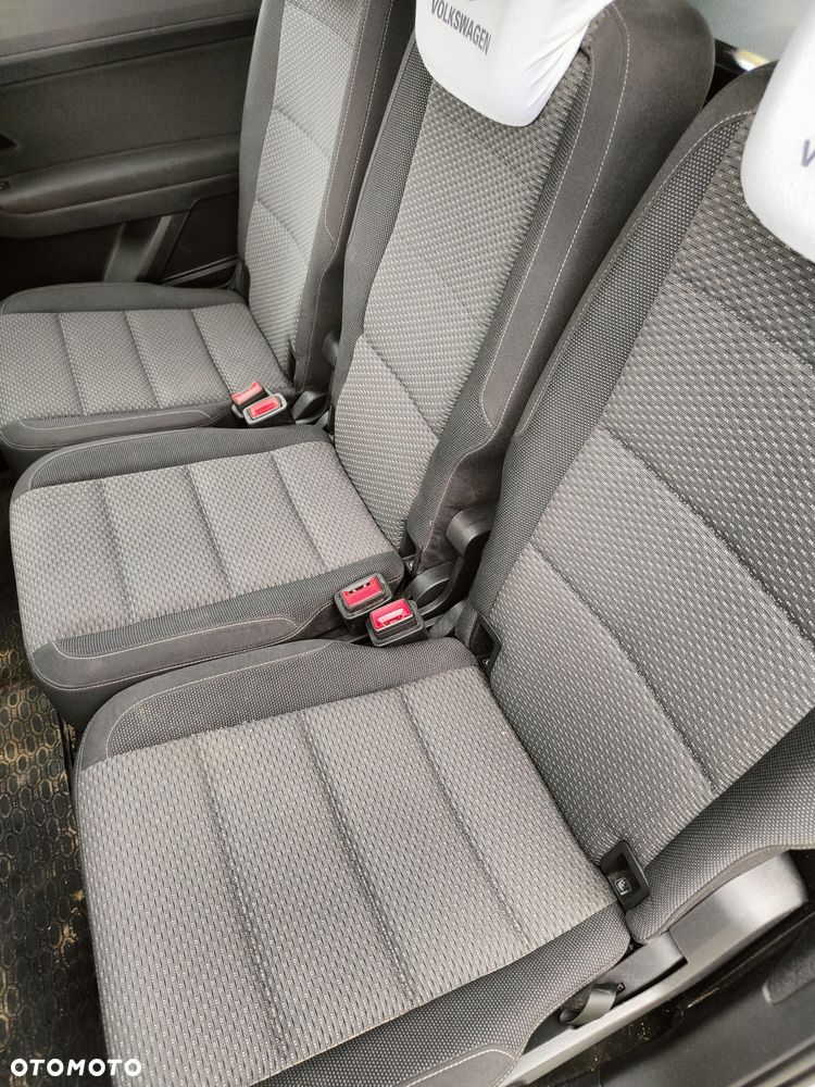 Volkswagen Touran - 8