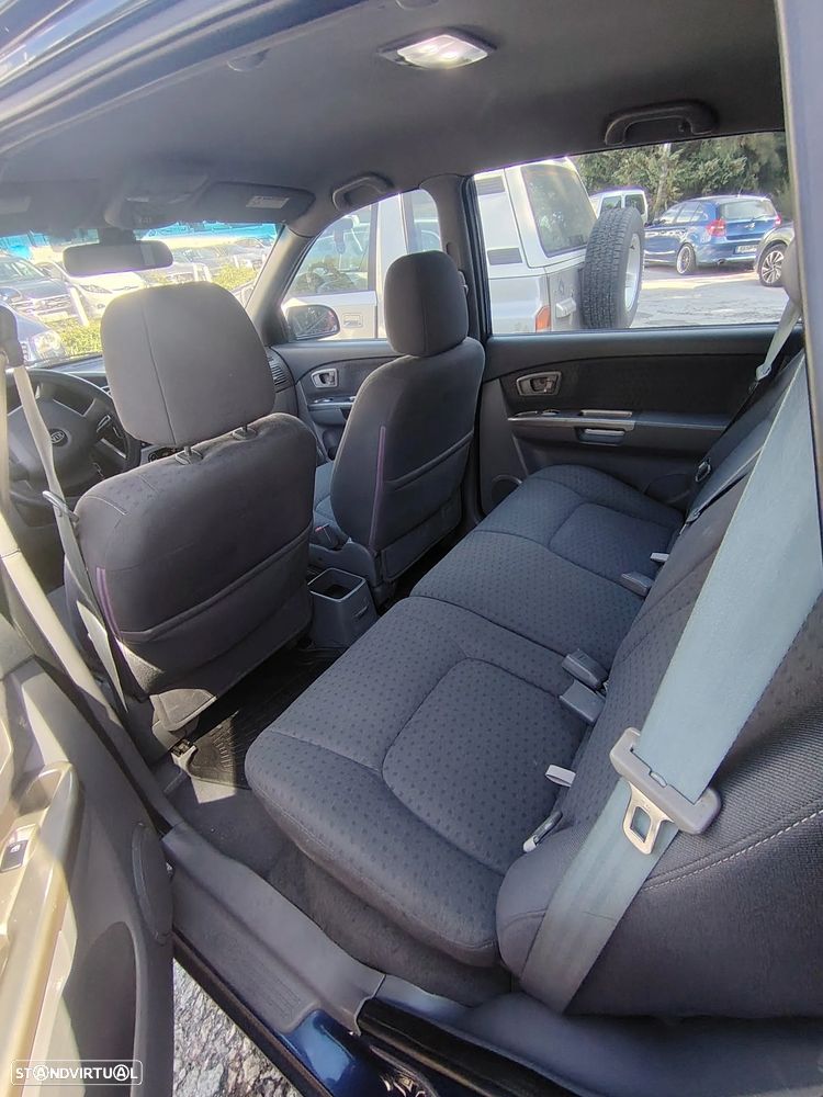 Kia Carens - 7