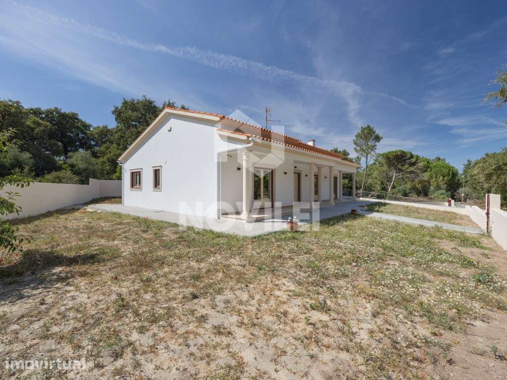 Moradia Isolada Térrea, renovada, 1500m2 de terreno murados - Grande imagem: 3/31