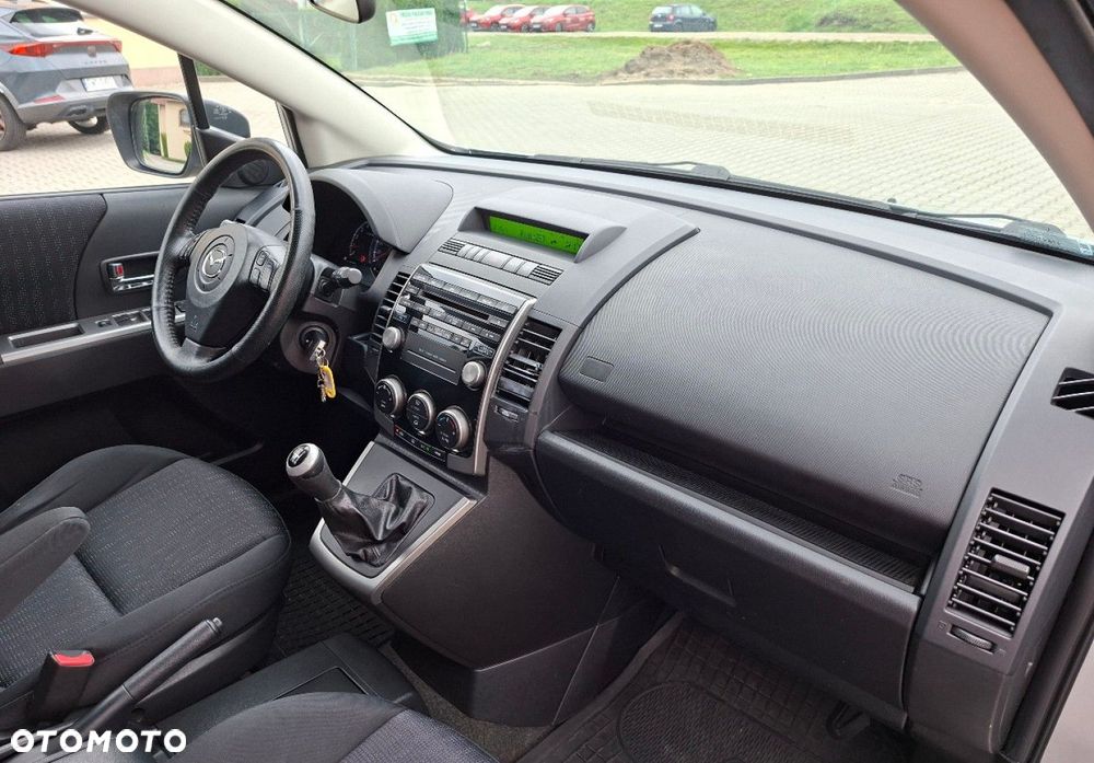 Mazda 5 - 15