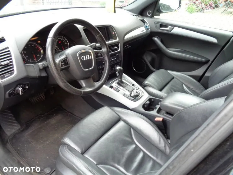 Audi Q5 3.2 FSI Quattro S tronic - 12