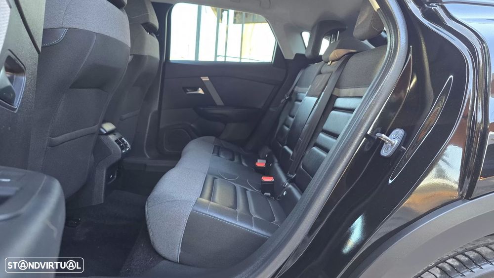 Citroën C4 1.2 PureTech Shine - 24