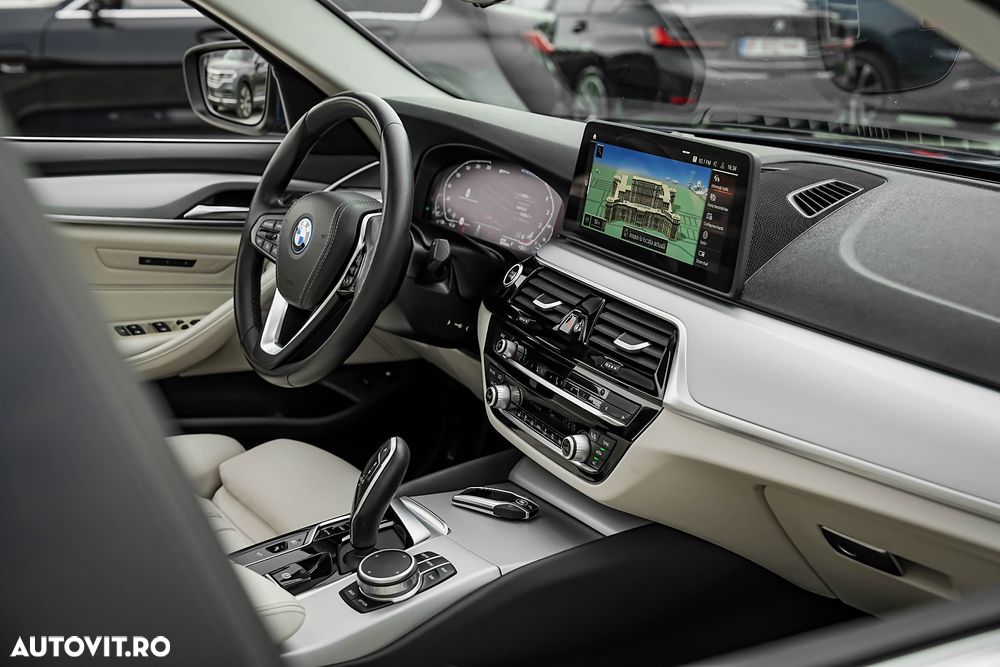 BMW Seria 5 520e Aut. - 19