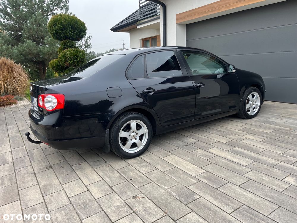 Volkswagen Jetta 1.9 TDI Comfortline - 18