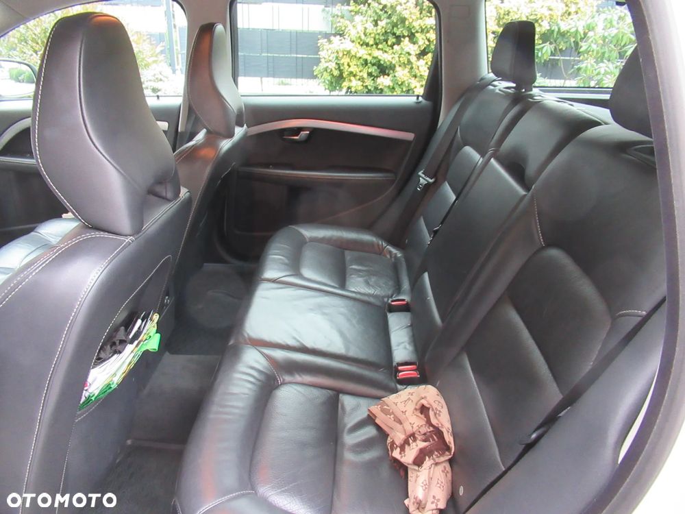 Volvo V70 D3 Geartronic Black Edition - 10