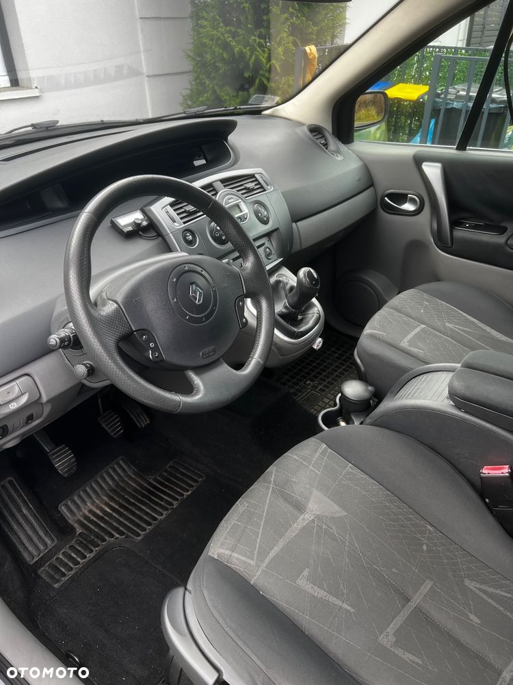 Renault Scenic 1.6 16V Confort Privilege - 8