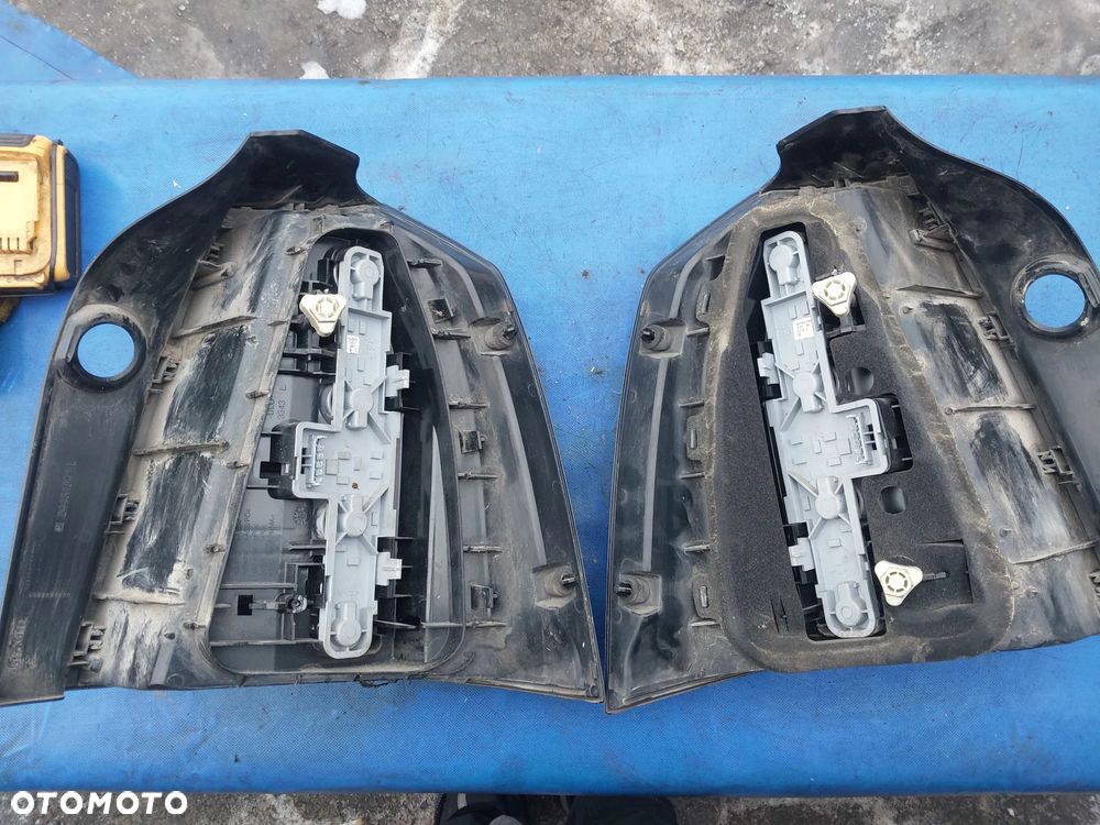 Lampa Opel Zafira B lewy prawy tył lewa prawa tylna ORYGINAŁ kompletna wkład mocowanie żarówek - 4