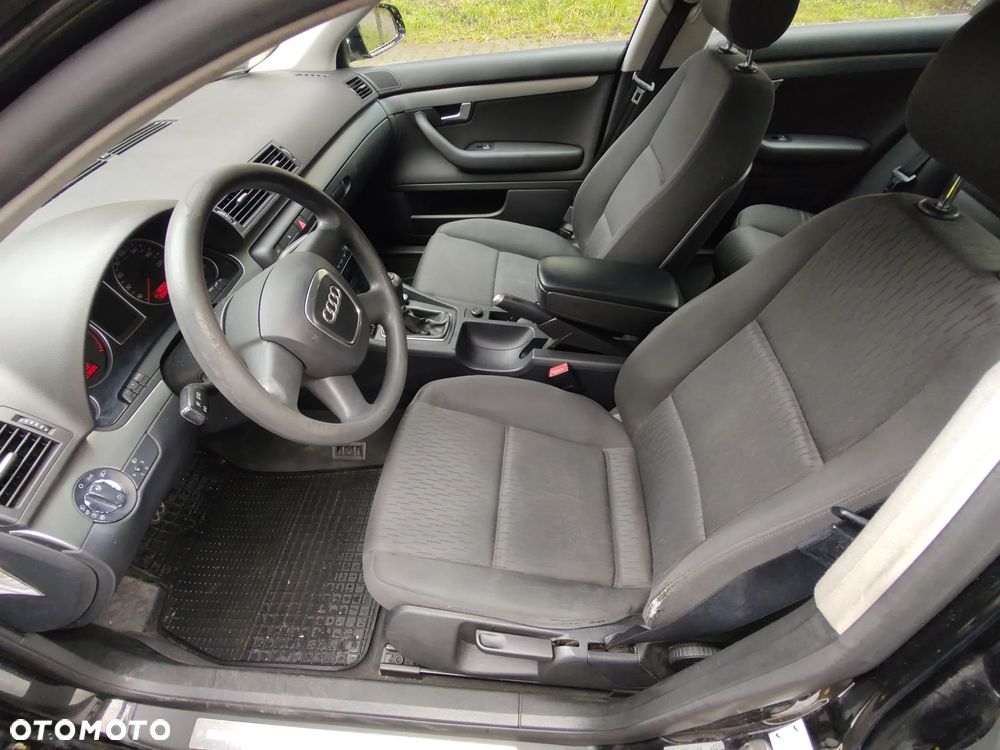 Audi A4 Limousine - 13