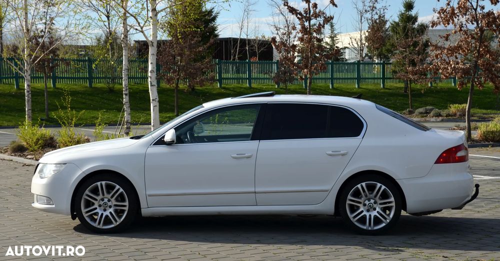 Skoda Superb 2.0 TDI Elegance DSG - 10