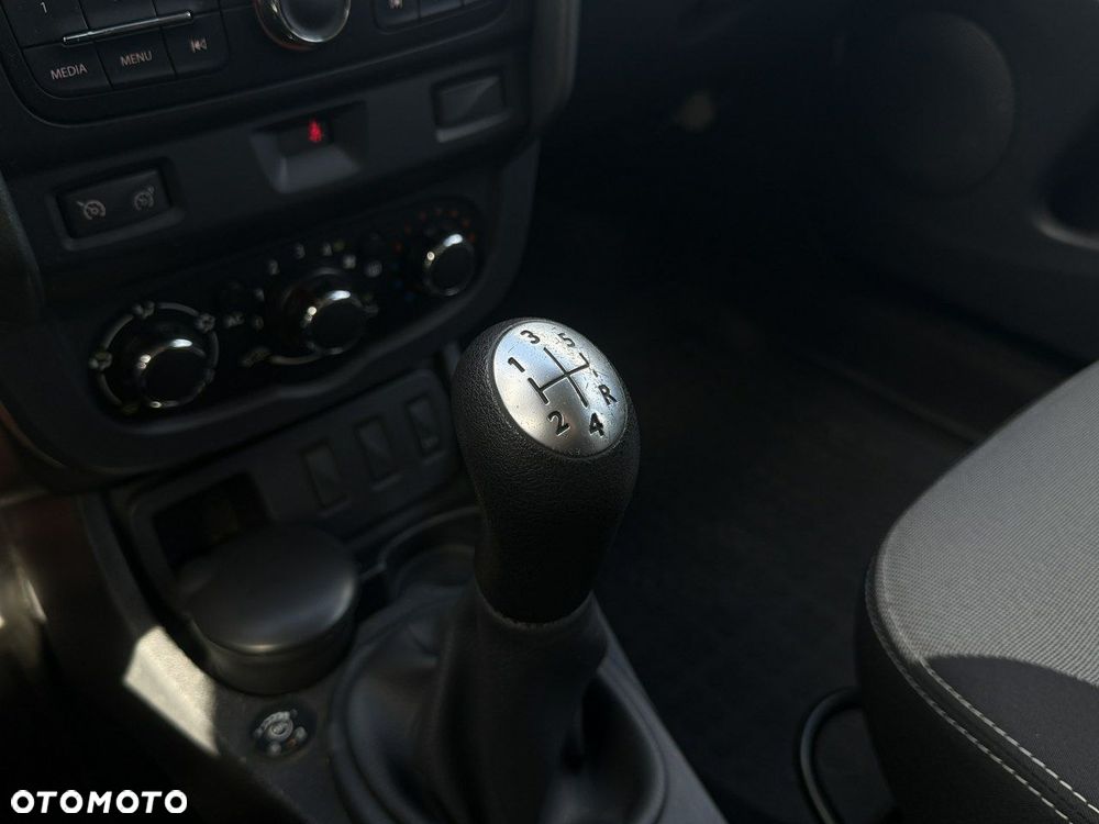 Dacia Duster 1.6 Ambiance - 23