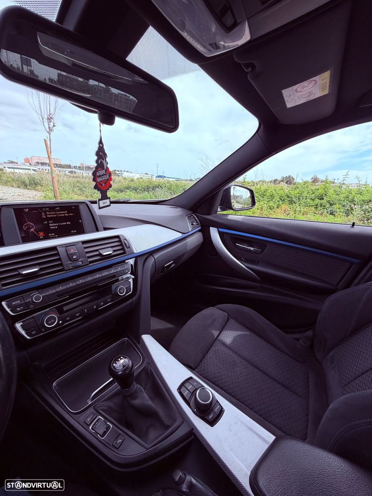 BMW 318 d Pack M - 12