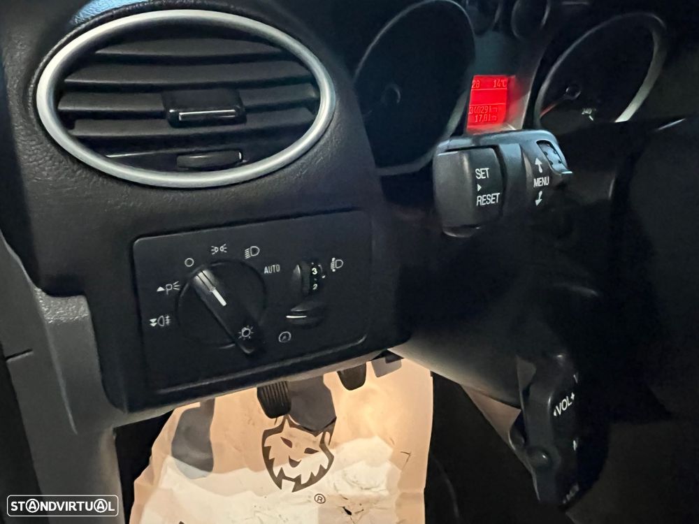 Ford Focus SW 1.6 TDCi Titanium - 14