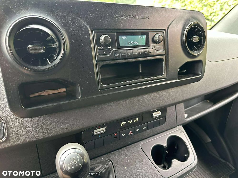Mercedes-Benz Sprinter - 4