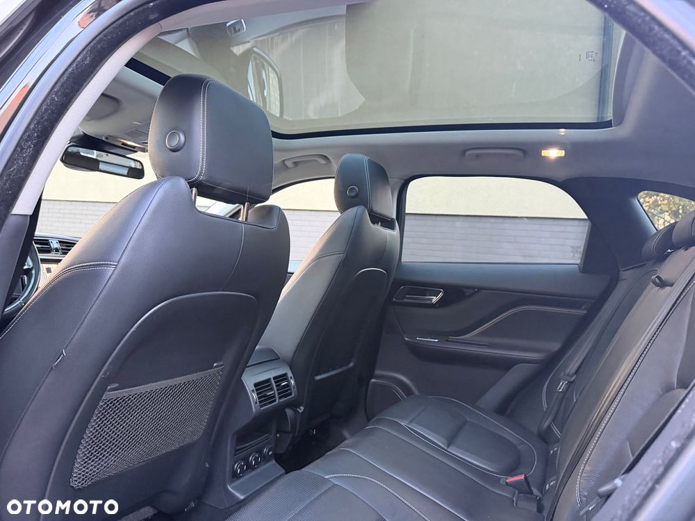 Jaguar F-Pace 20d AWD R-Sport - 36