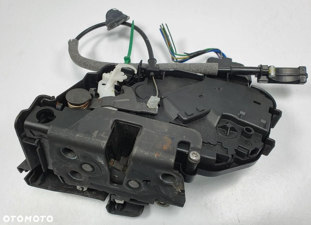 ZAMEK DRZWI LEWY PRZÓD VOLVO V70 III 31253673 EUROPA - 2