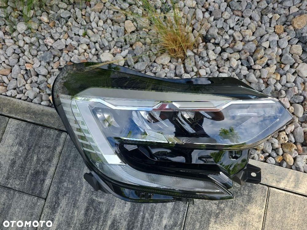 RENAULT CAPTUR 2 II Lampa prawa Kompletna Full Led 260104095R Krótki Led - 7