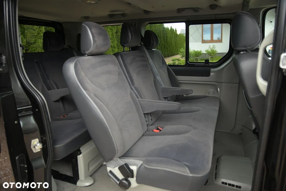 Renault Trafic FAP Passenger Black Edition - 39