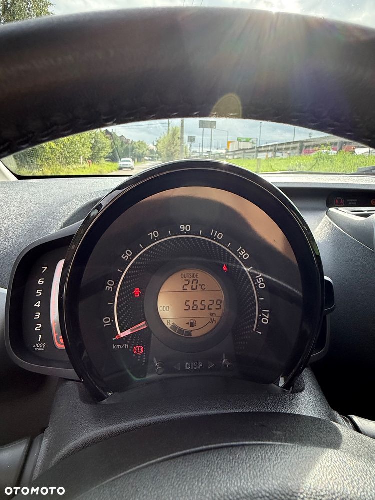 Toyota Aygo x-play - 28