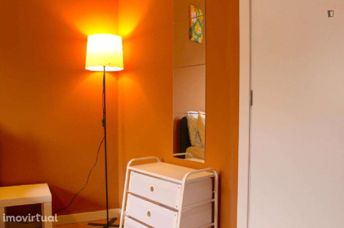 Quarto - localizado em Paranhos Porto - Grande imagem: 4/34