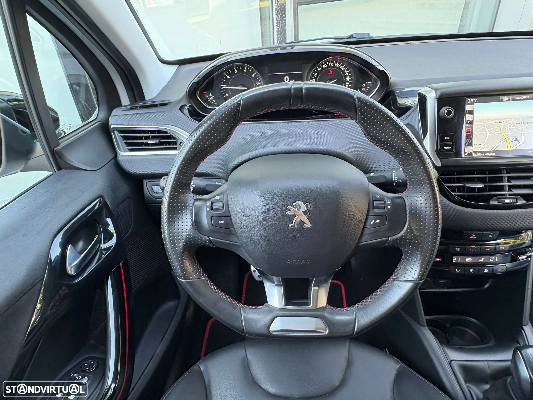 Peugeot 208 1.2 PureTech GT Line - 8