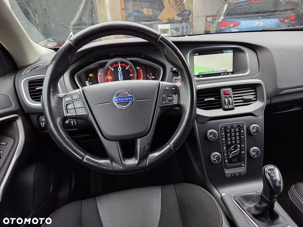 Volvo V40 D2 - 28