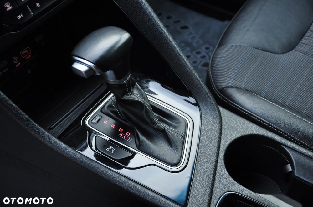 Kia Niro 1.6 GDI HEV 2WD OPF Edition 7 - 26