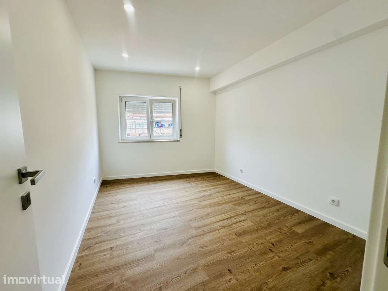 Apartamento T2 REMODELADO com varanda e garagem em Cadaval - Grande imagem: 5/15