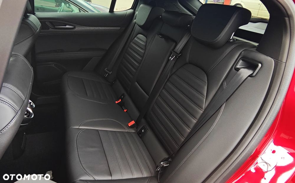 Alfa Romeo Stelvio V6 2.9 Bi-Turbo AT8-Q4 Quadrifoglio - 34