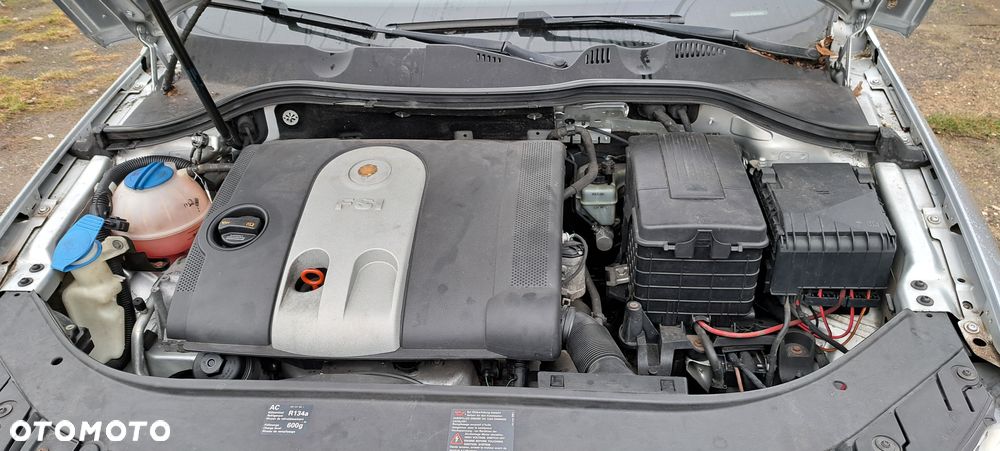 Volkswagen Passat 1.6 FSI Comfortline - 9
