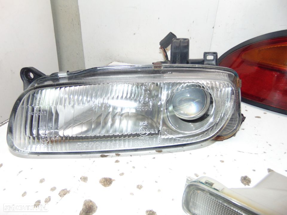 Mazda 323 f vários - 2