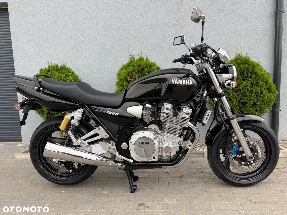 Yamaha XJR - 2