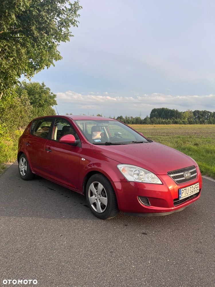 Kia Ceed - 1