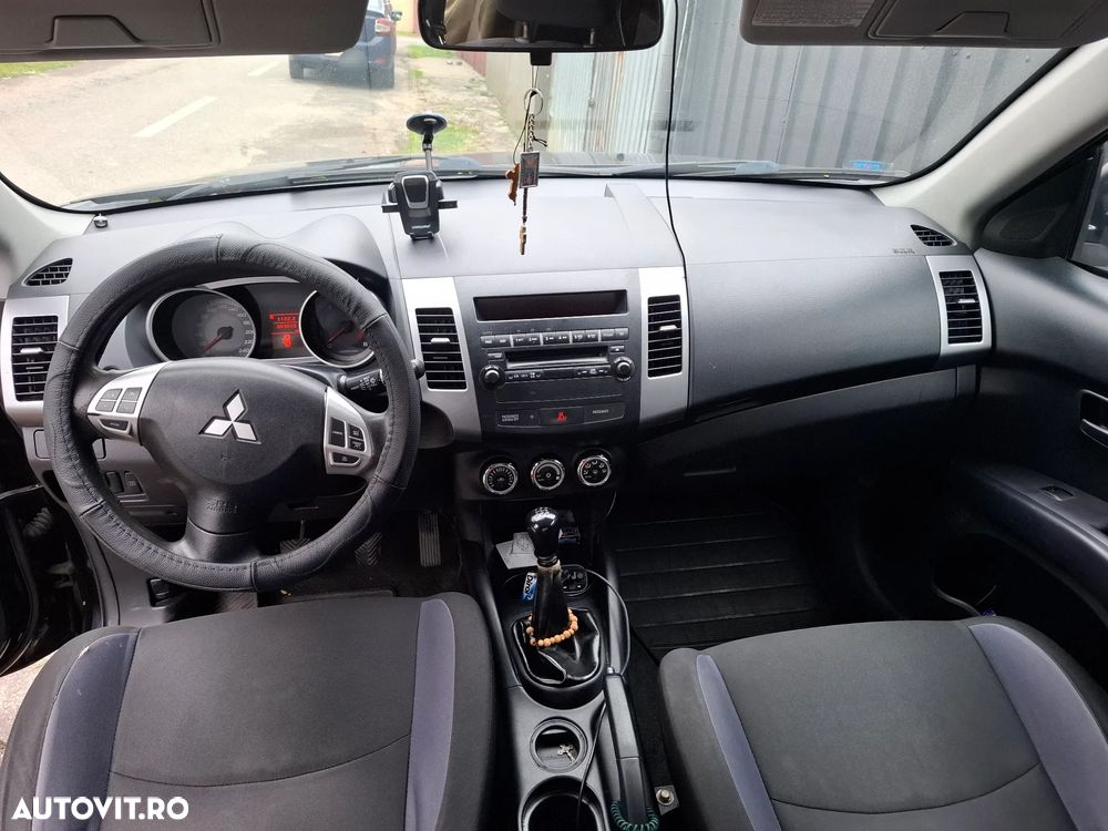 Mitsubishi Outlander 2.0 2WD Invite A04 - 6
