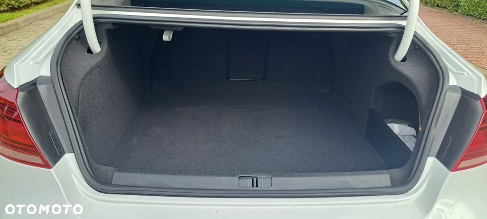 Volkswagen CC 2.0 TDI BlueMotion Technology DSG - 30