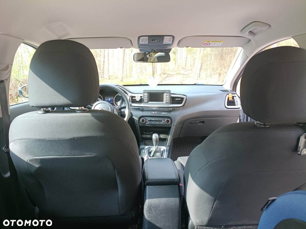 Kia Ceed - 9