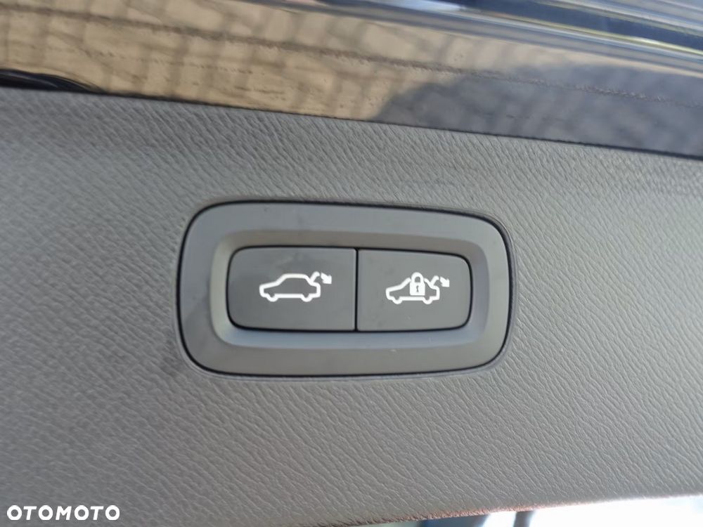 Volvo XC 90 T8 AWD Plus Dark - 8
