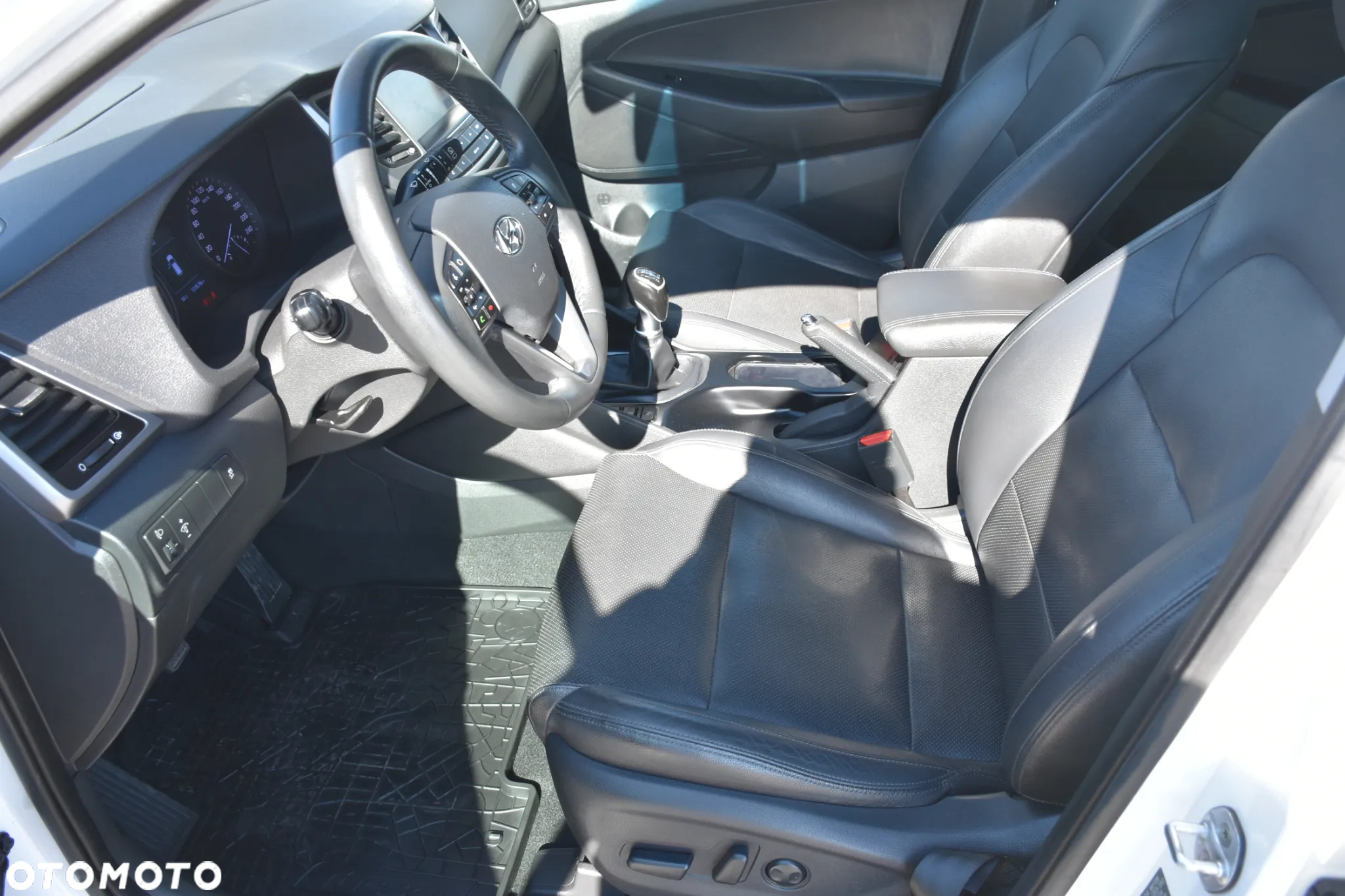 Hyundai Tucson 2.0 CRDI BlueDrive Comfort 2WD - 18