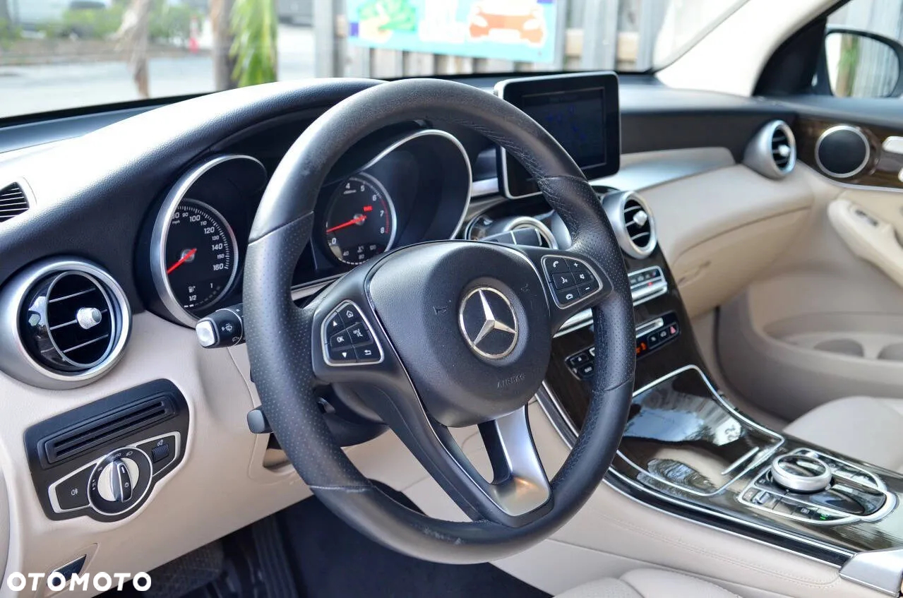 Mercedes-Benz GLC - 17