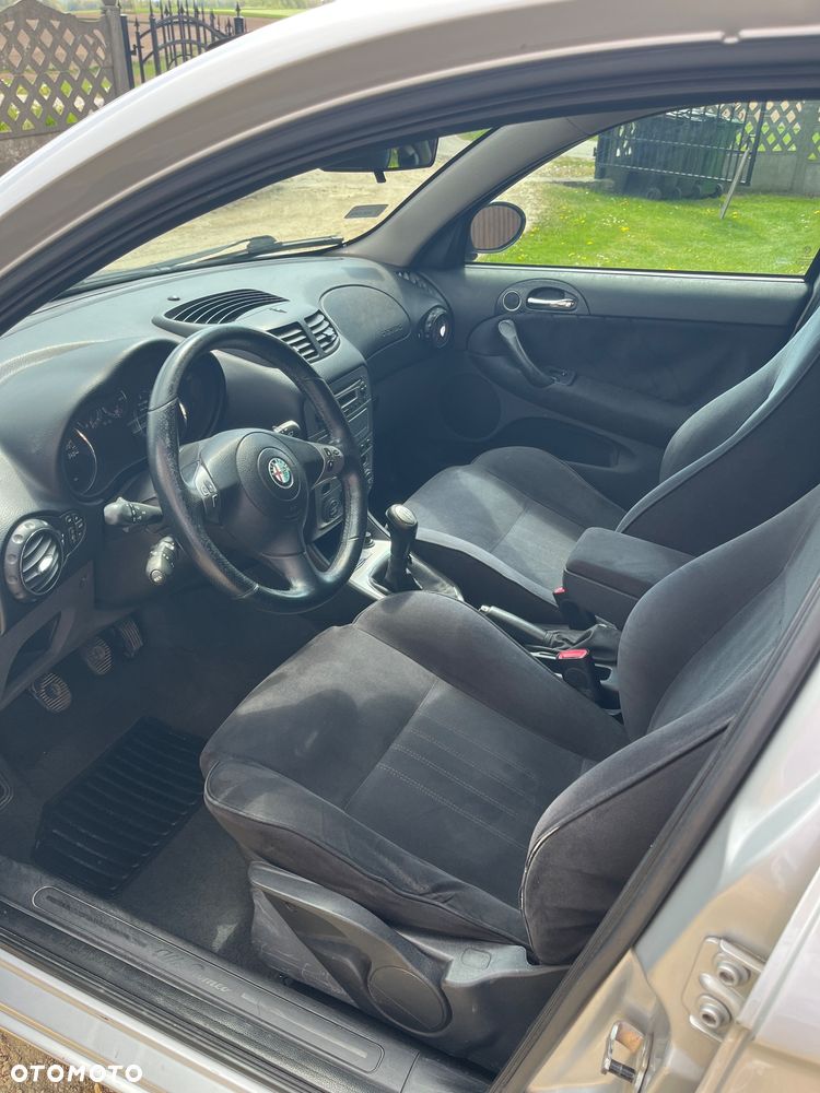 Alfa Romeo 147 1.6 Twin Spark Distinctive - 6
