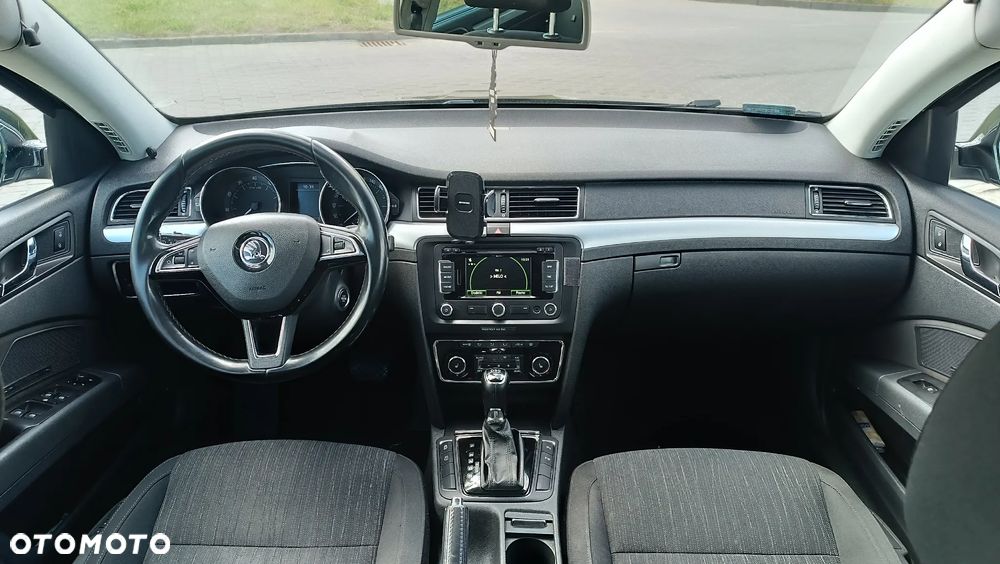 Skoda Superb 1.8 TSI Business DSG - 8