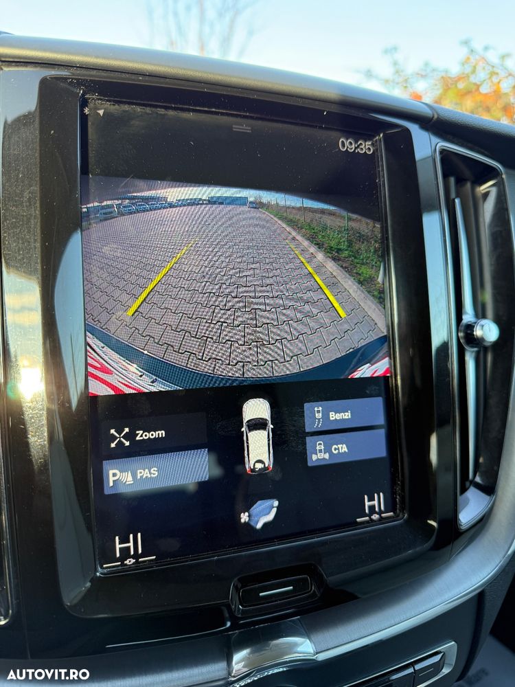 Volvo XC 60 B4 D AWD Geartronic Momentum Pro - 38